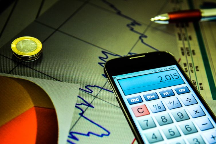 Contas públicas têm superávit de R$ 14,2 bilhões em abril