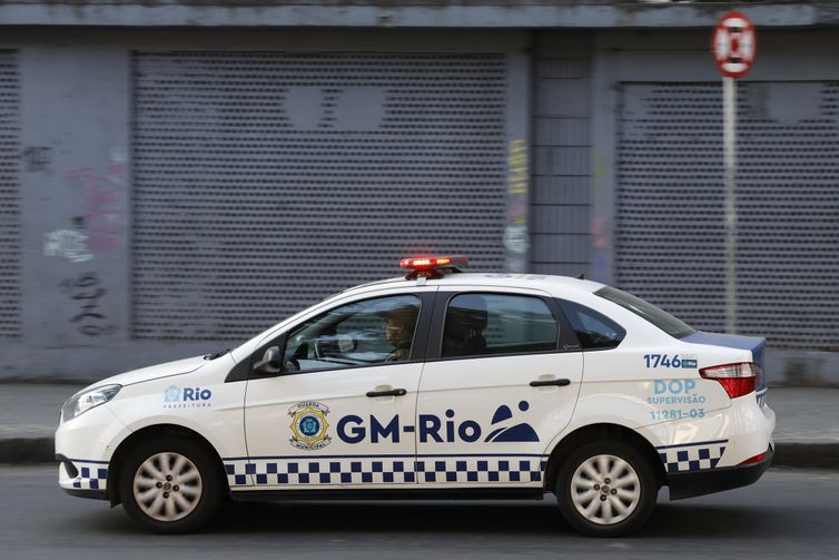 Câmara do Rio aprova uso de arma de fogo por Guarda Municipal