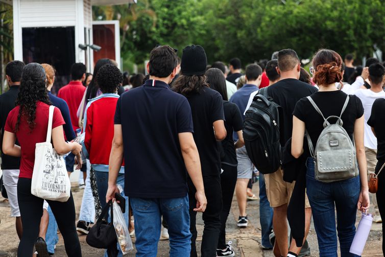 Estudantes têm até as 23h59 desta sexta para fazer a inscrição no Enem