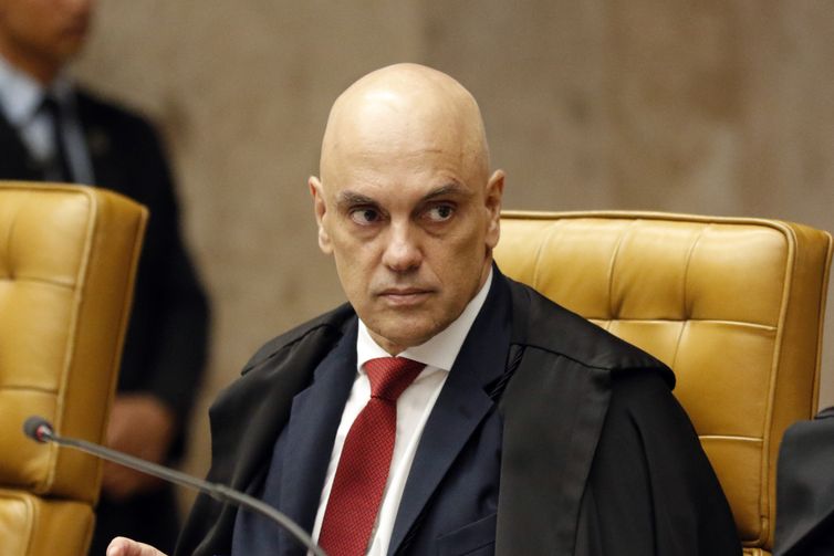 Moraes diz que democracia saberá se defender de inimigos 