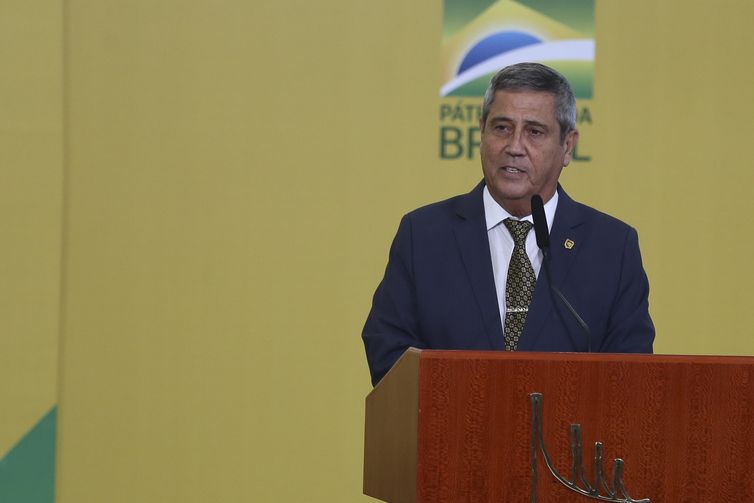 PGR envia ao STF parecer para manter prisão de Braga Netto