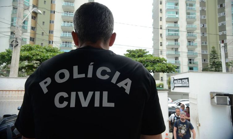  Polícia investiga importação ilegal de remédios controlados no Rio