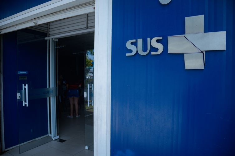 Saúde anuncia 3 mil bolsas de residência e 500 vagas para especialista