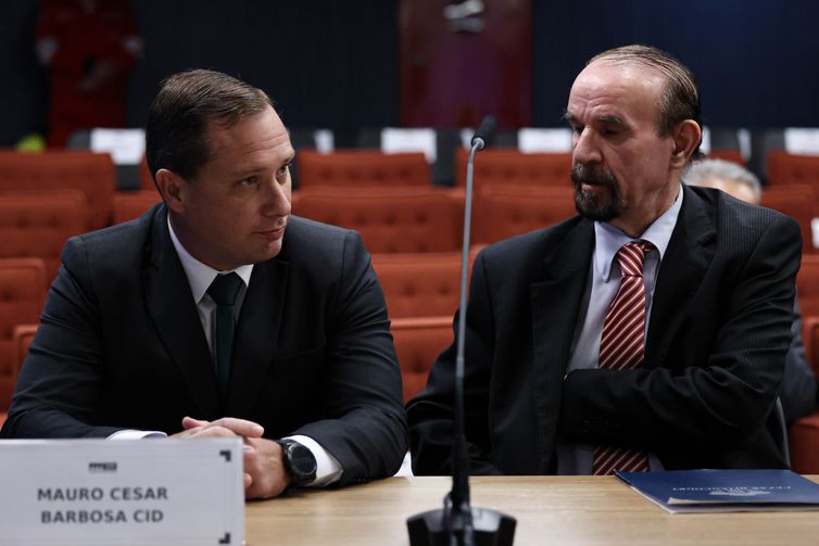 Cid pede ao STF manutenção de delação e absolvição em ação do golpe