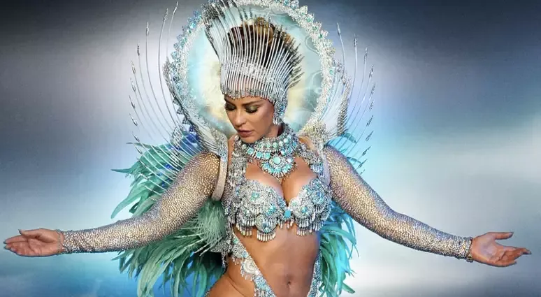 Ela fica! Paola Oliveira será Rainha de Honra da Grande Rio.