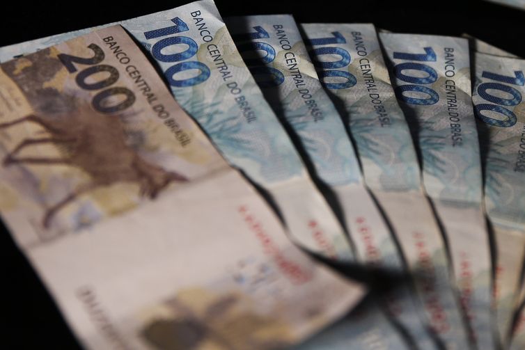 FGTS distribuirá quase R$ 13 bi do lucro de 2024