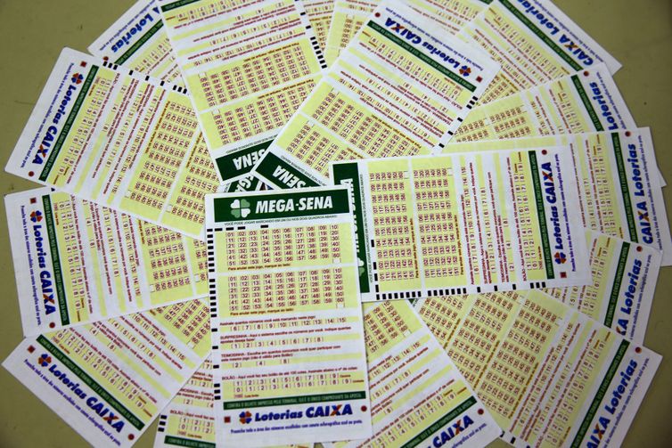 Mega-Sena acumula e prêmio principal vai para R$ 6,5 milhões