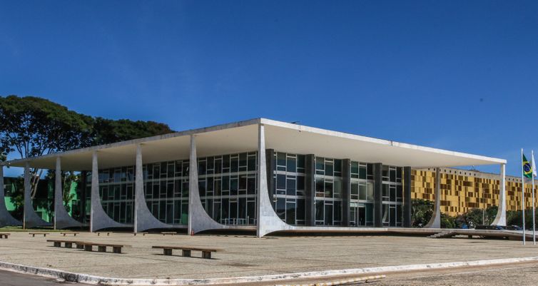 Réu fala em “silêncio ensurdecedor” do Exército sobre acampamentos