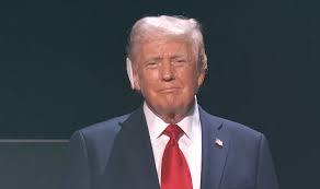 Trump assina decreto que oficializa tarifas de 50% ao Brasil