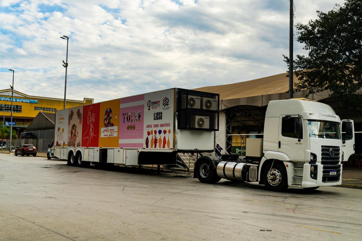 Cidade do Samba promove ações de saúde para mulheres do Carnaval