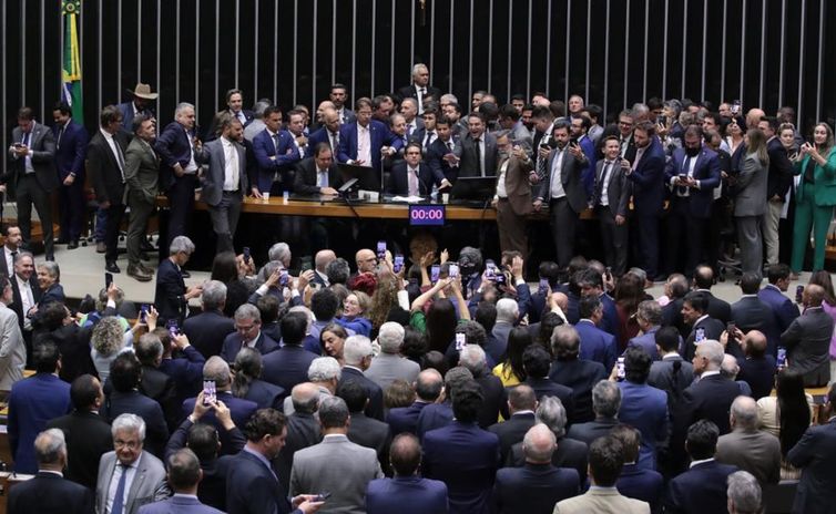 Motta: retomada do plenário da Câmara não foi condicionada à anistia