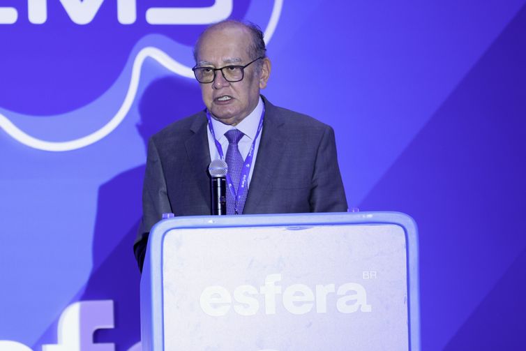 “Nenhum desconforto”, diz Mendes sobre prisão domiciliar de Bolsonaro