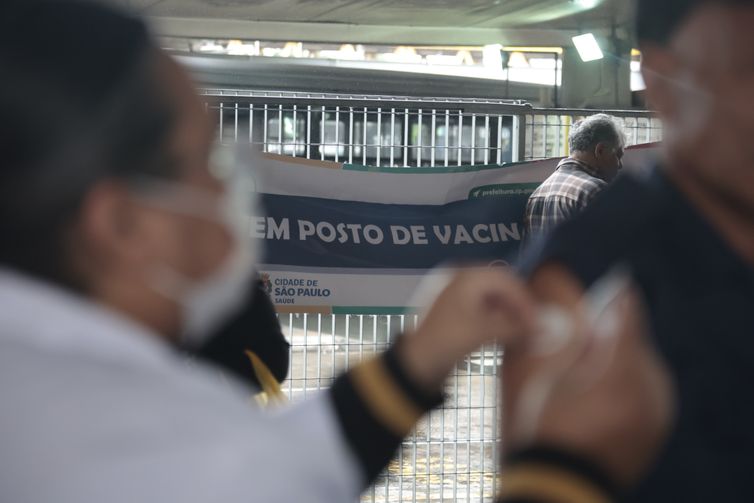 Rio amplia vacinação contra covid-19 para pessoas com baixa imunidade
