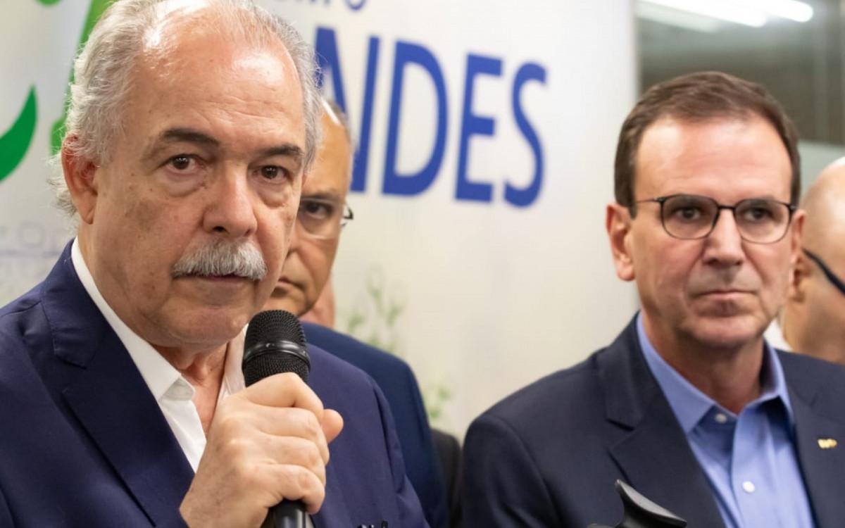 Rio recebe presidente do BNDES em apresentação de plano econômico anti-tarifaço.
