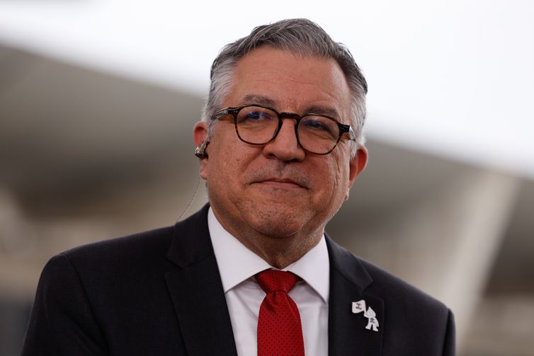 Saúde anuncia R$ 200 milhões para acelerar fila de cirurgias no Rio