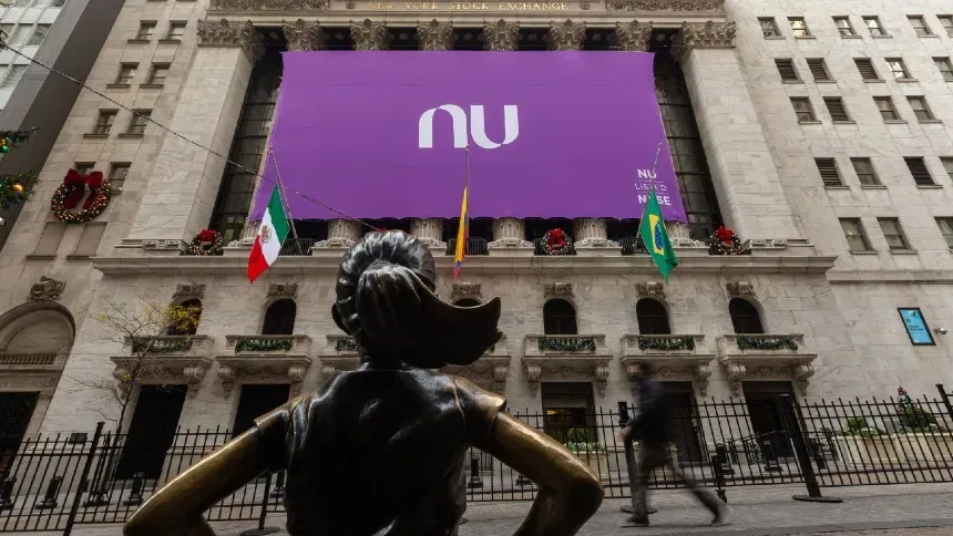 Nubank mira os EUA: fintech brasileira solicita licença bancária para expandir atuação