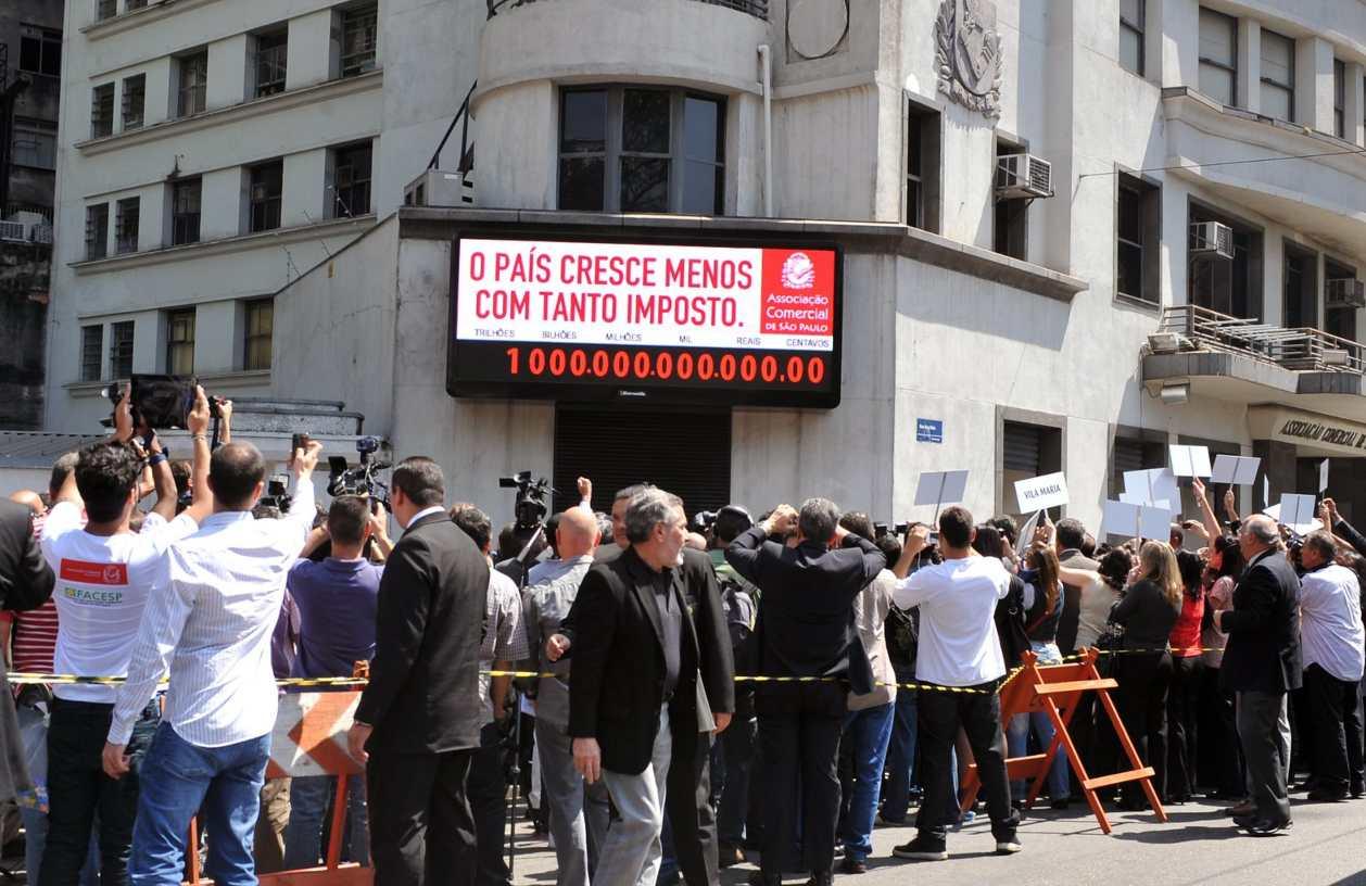 Impostômetro atinge R$ 1 trilhão em menos de três meses.