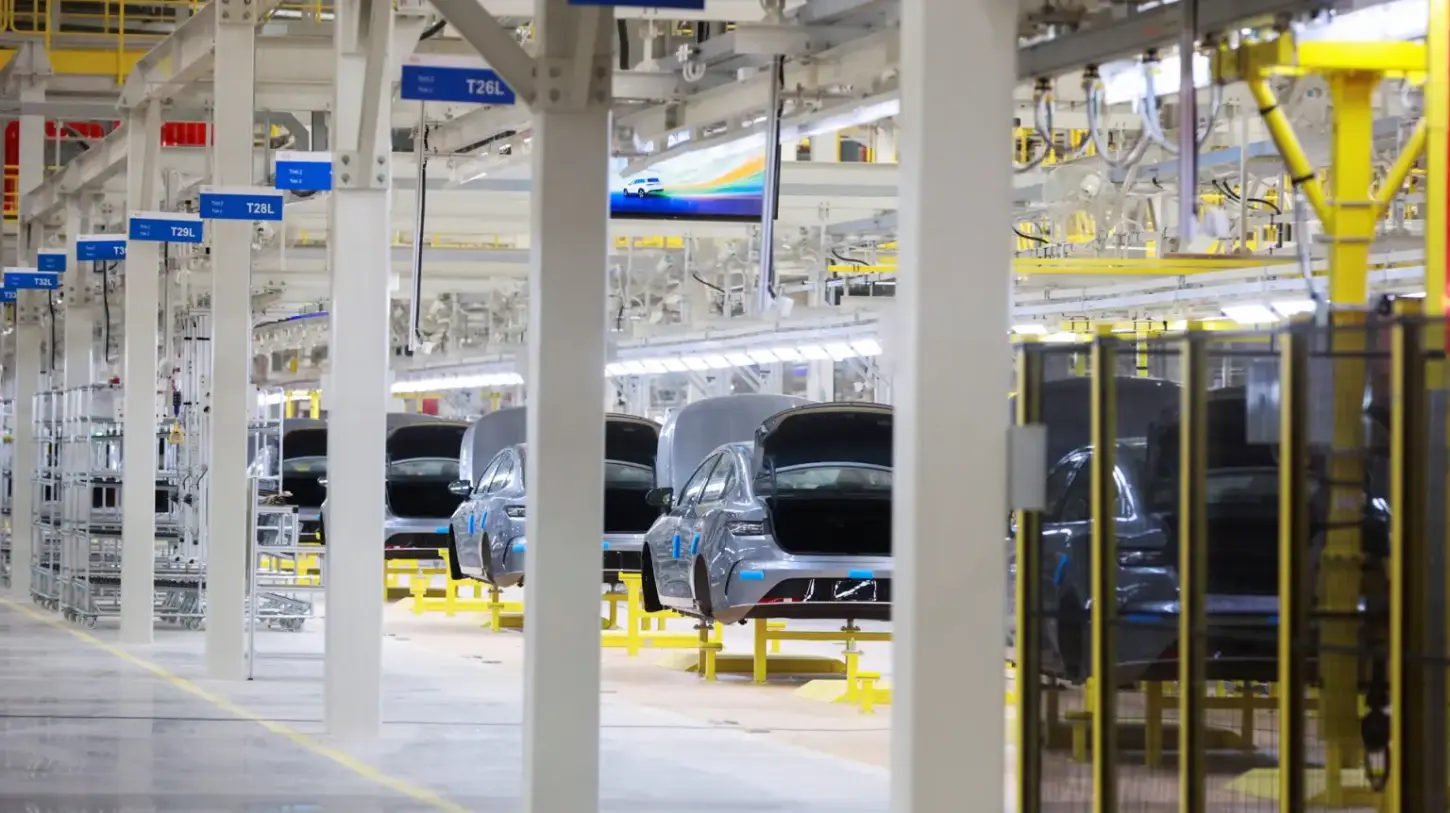 Produção industrial do Brasil surpreende e cresce 1,8% em janeiro