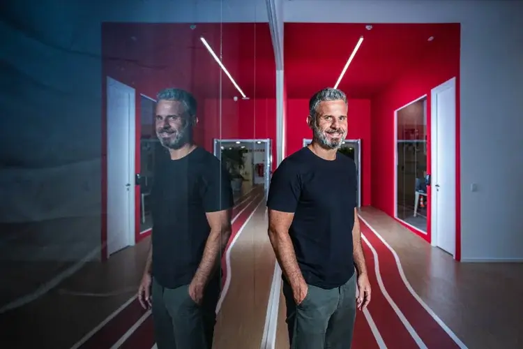 A corrida da Centauro: varejista aposta em expansão e tecnologia rumo à Copa do Mundo