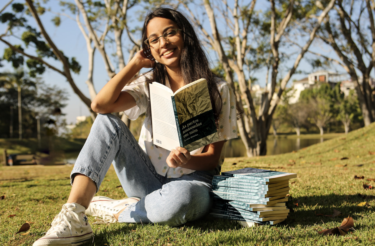 “Se não postar, não leu”: quando a leitura vira vitrine de status nas redes sociais